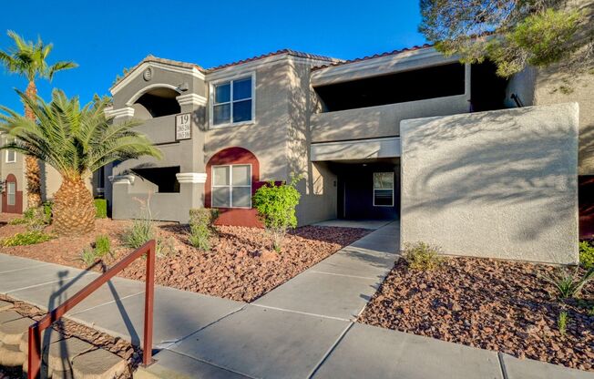 Charming 3 Bedroom Upstairs Condo in a Gated Community!
