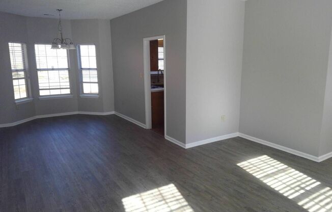 Spacious Home on Cul-De-Sac!