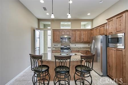 2 beds, 2 baths, 1,290 sqft, $3,100