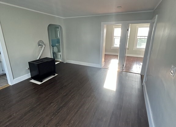 3 beds, 1 bath, 732 sqft, $1,600, Unit 2