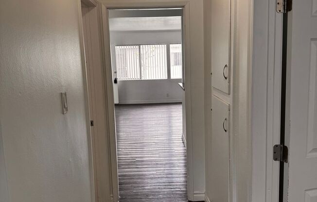 2 beds, 1 bath, 800 sqft, $2,450, Unit 07