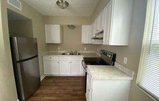 2 beds, 1 bath, 750 sqft, $950, Unit 6413 Winona St Unit G