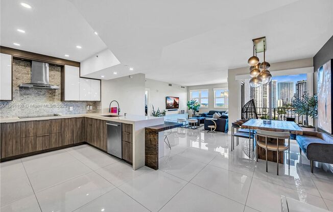 3 beds, 3 baths, $7,800, Unit APARTMENT 1003