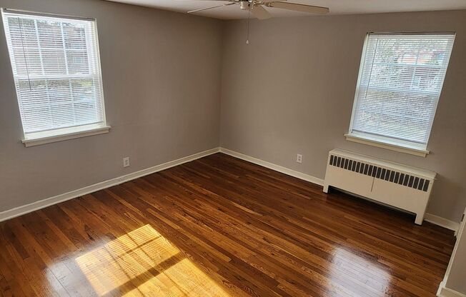 2 beds, 1 bath, 897 sqft, $2,385, Unit A-24