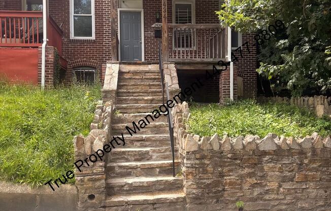Spacious 3 Bedroom Home with Backyard & In-Unit Washer/Dryer