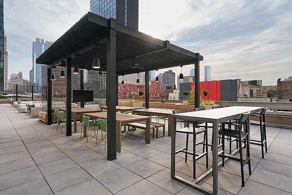 Studio, 1 bath, $5,760, Unit 35A