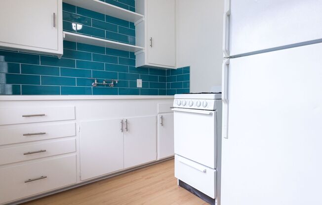 Studio, 1 bath, 375 sqft, $1,975, Unit 203