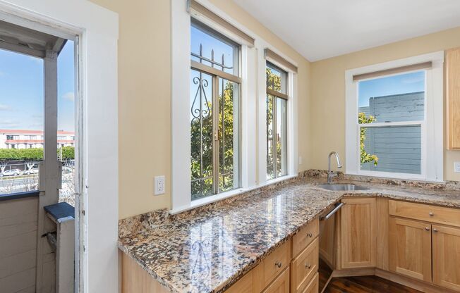 2272-74 Greenwich Street/275 Moulton Street (795r)