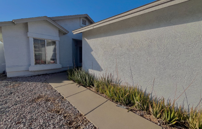 3633 W WAHALLA LN
