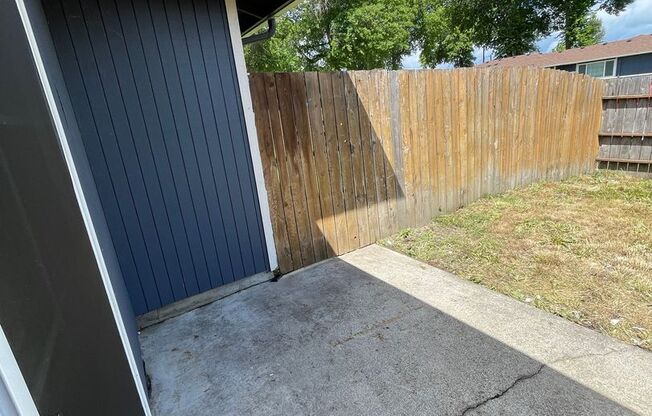 2 beds, 1 bath, 945 sqft, $1,575, Unit 052