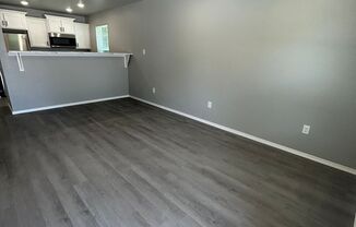 2 beds, 1 bath, $895