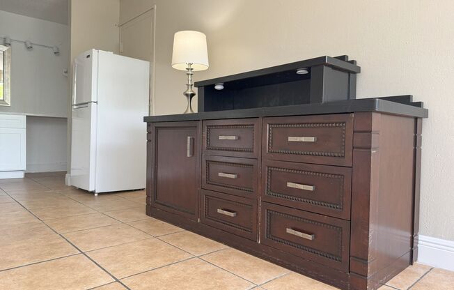 Studio apartment including Water, Electric and Cable TV. Community pool.