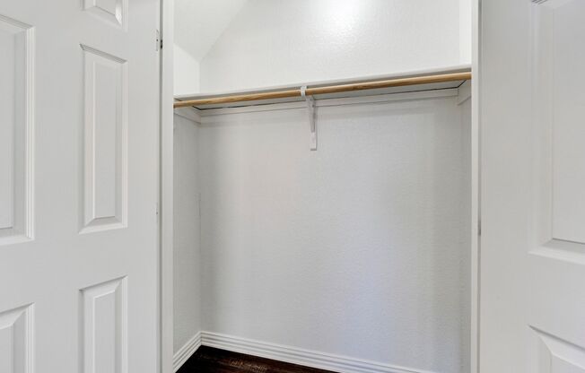 3 beds, 2 baths, 1,110 sqft, $1,550, Unit J336-101