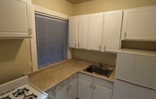 025 (550 Leavenworth)