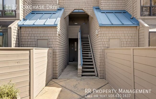 1137 FOXCHASE DR