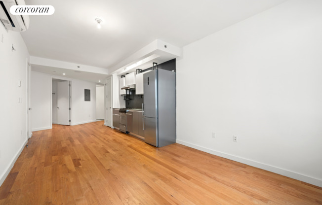 Studio, 1 bath, $3,000, Unit 352