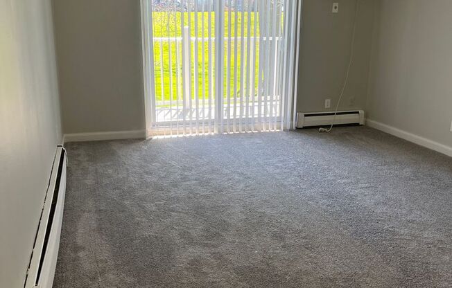 2 beds, 1 bath, 800 sqft, $1,100, Unit 117