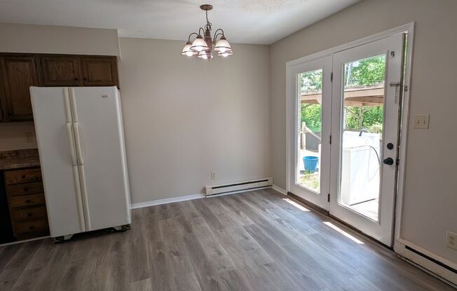 2 Bedroom/1.5 Bathroom Townhouse in South Columbia