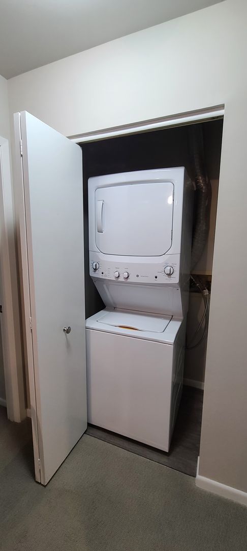 1 bed, 1 bath, 810 sqft, $1,560, Unit 800-104