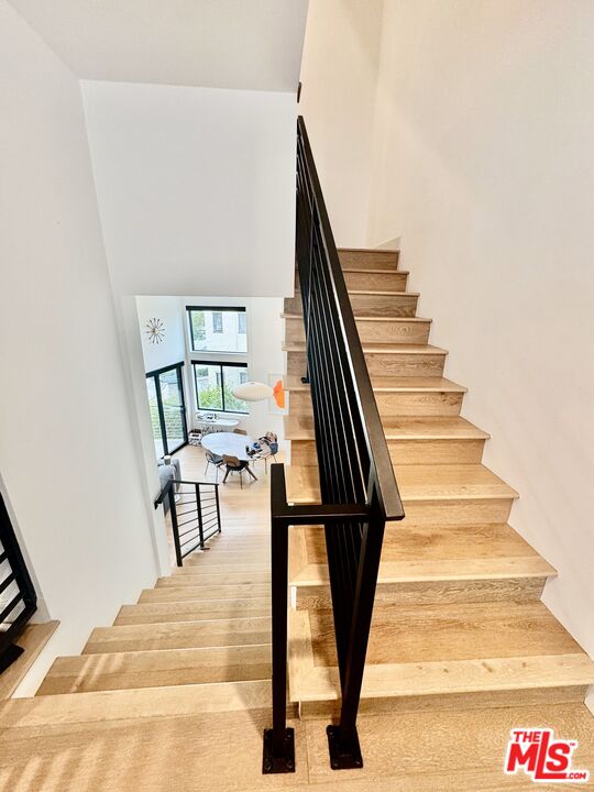 2406 GLENDALE CT