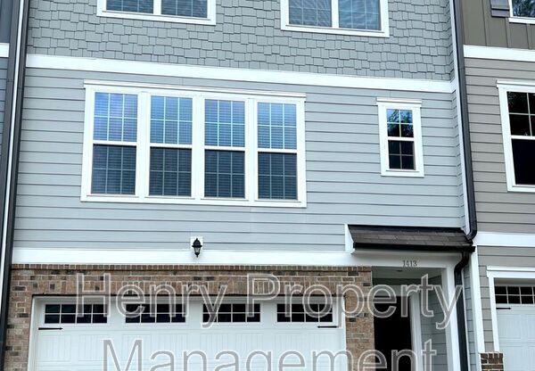 1413 REGENTS LN
