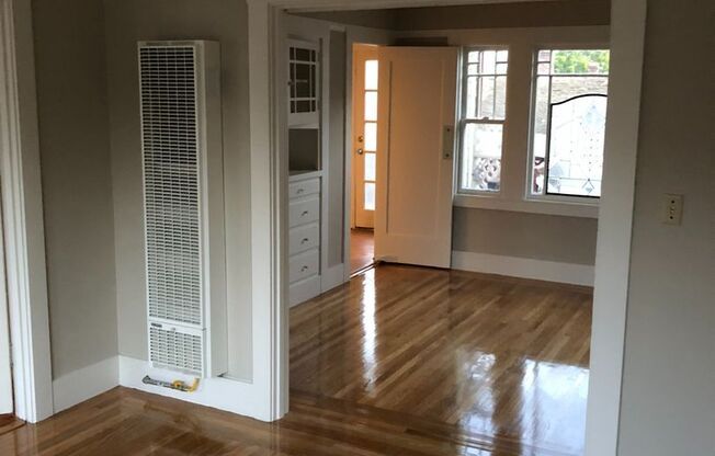 1 bed, 1 bath, 800 sqft, $2,345