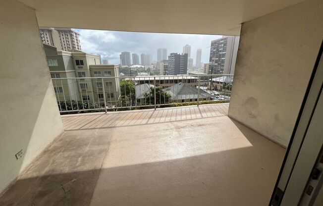 Academy Tower (Ward Ave/Honolulu) - 2 bedrooms, 2 bathrooms, 2 parking, swimming pool