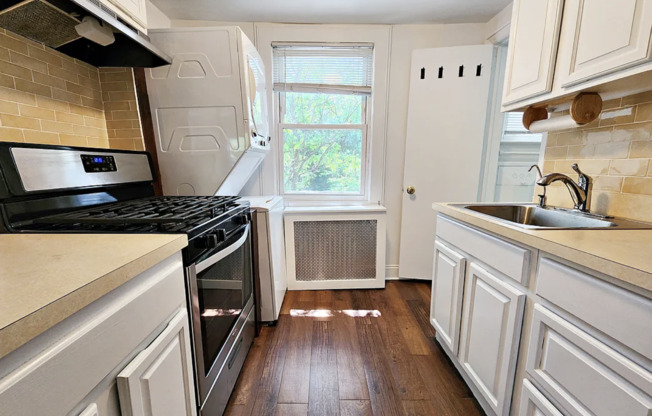 234 N 7 ST