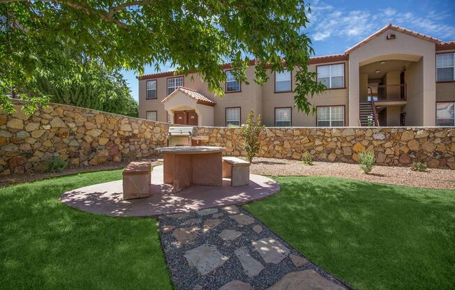 1/1/1 Condo in Terrific Community, Includes Garage