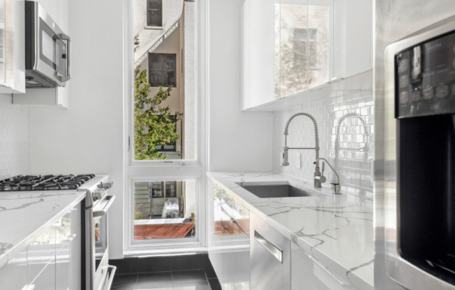 333 W 87 ST