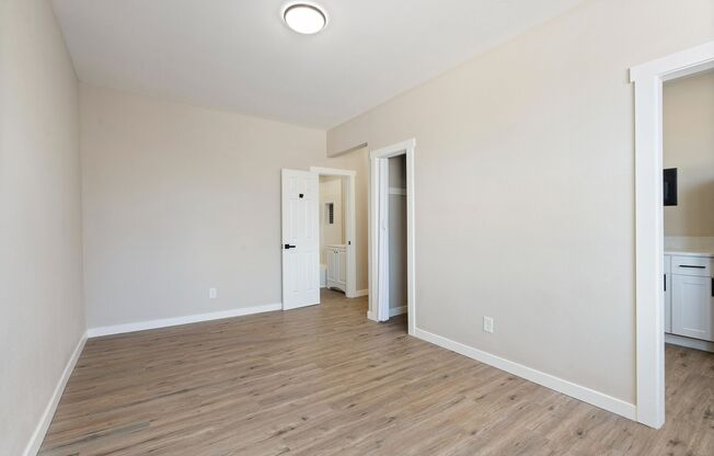 Fully Renovated Studio - Near PDX Airport - MUST SEE!