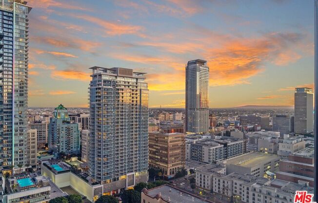 3 beds, 3 baths, 2,123 sqft, $6,000, Unit 1910
