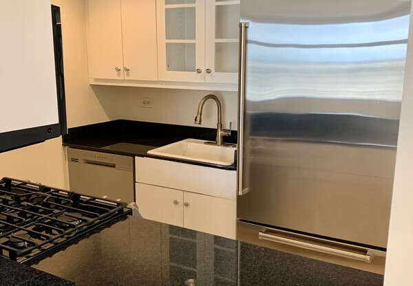 1 bed, 1.5 baths, 907 sqft, $6,200, Unit 28A