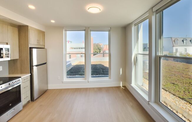 1 bed, 1 bath, $5,000, Unit 505