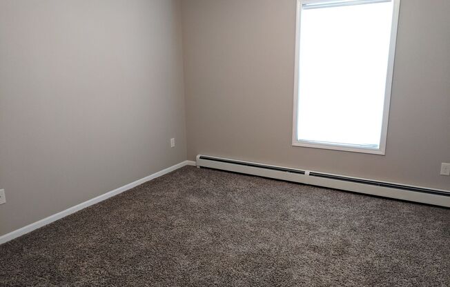 3 beds, 2 baths, 1,293 sqft, $1,375, Unit 2360-211