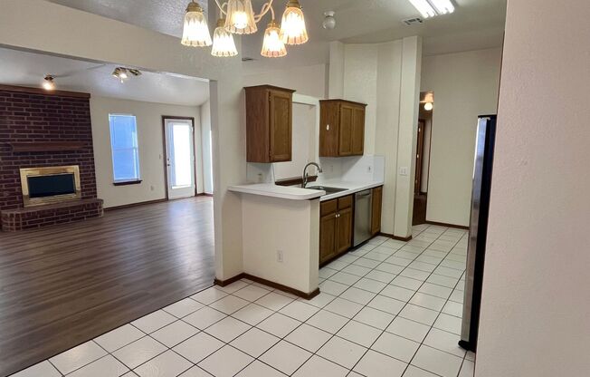 3 beds, 2 baths, $1,595