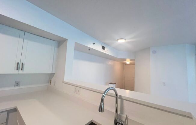 3 beds, 2 baths, 1,079 sqft, $2,600, Unit 13800-206