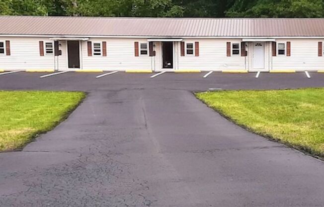 Come Check Out These Newly Renovated 1 Bedroom Apartments Only $795 A Month!