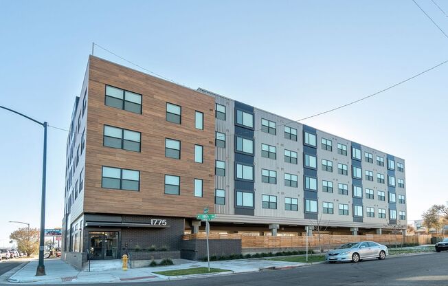 1 bed, 1 bath, 665 sqft, $1,725, Unit 305