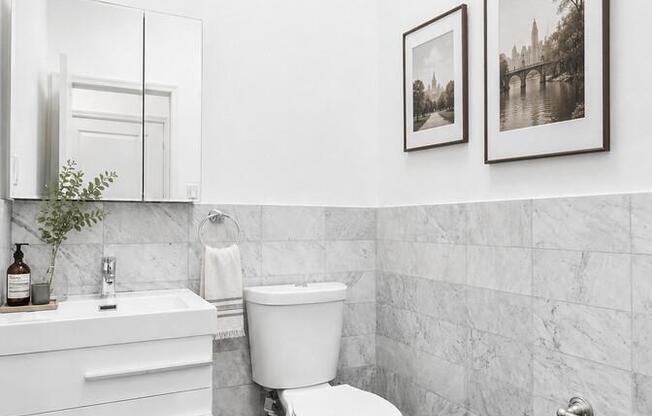 422 W 160 ST