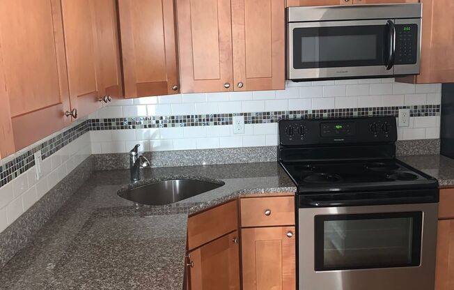 3 beds, 2 baths, $2,130, Unit Apt. 201