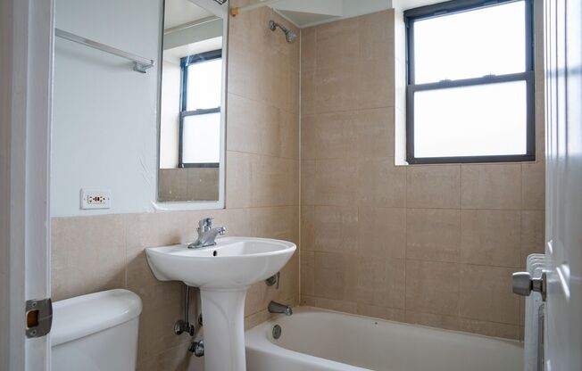 1 bed, 1 bath, 465 sqft, $1,650, Unit 4630-2D