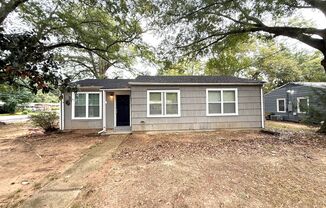 ** 3 Bed 1 Bath located in Forrest Hills **Call (334-366-9198 for a self showing)