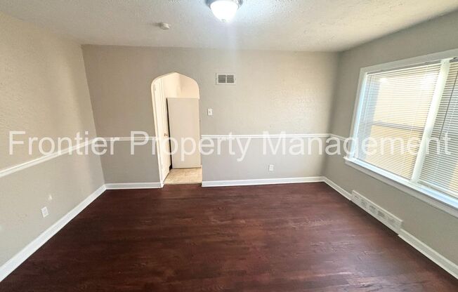 2 beds, 1 bath, $995