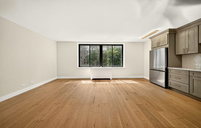 1 bed, 2.5 baths, 740 sqft, $5,800, Unit 4H