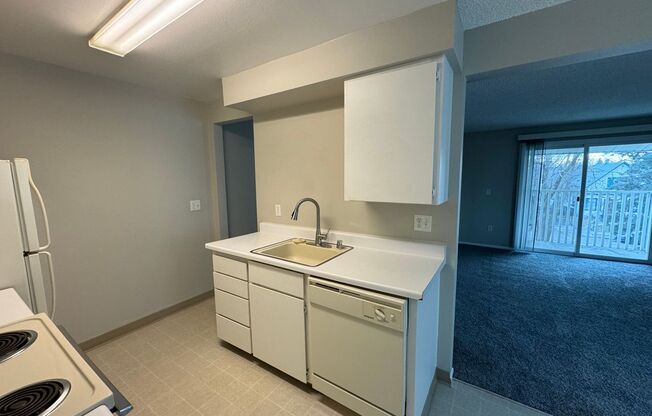 2 beds, 1 bath, 895 sqft, $1,050, Unit 1808 - 5