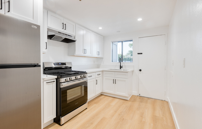 3296 FRANKLIN AVE