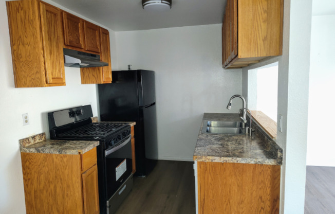 14746 Delano St Apt 1