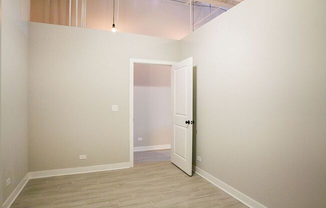 2 beds, 1 bath, 1,500 sqft, $1,800, Unit 4439-SF