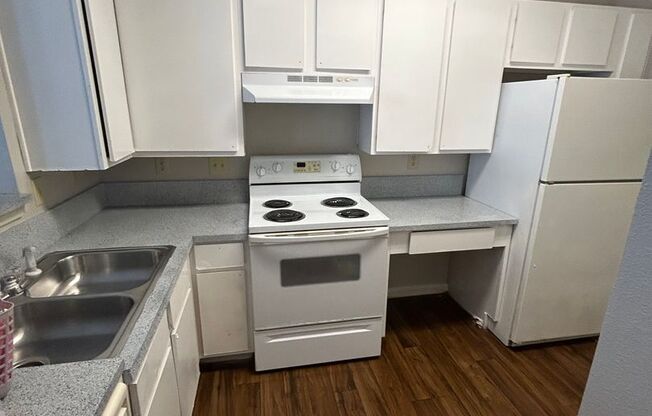 1 bed, 1 bath, 616 sqft, $903